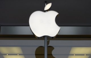 Apple компанияси эгилувчан экранли смартфонни патентлади фото