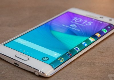 Samsung Galaxy Note 5 фаблетини икки томонга қайрилган экранли моделини яратишни режалаштироқда фото