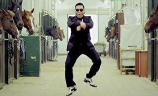 Сеулда Gangnam Style рақсига ҳайкал ўрнатилади фото