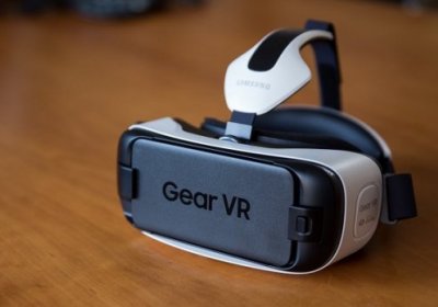 Янги Samsung Gear VR юз ва кўз ҳаракатларини аниқлаши мумкин фото
