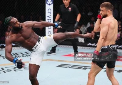 UFC 300. Алджамейн Стерлинг янги вазндаги илк ғалабасини қўлга киритди фото