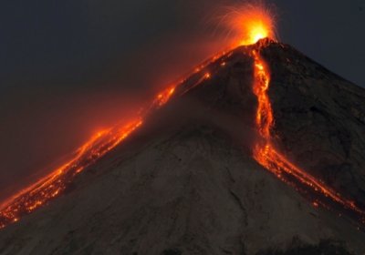 Гватемаладаги Сантьягито вулқони кули 5 километргача кўтарилди фото