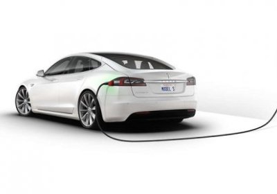 Tesla Model S АҚШда Mercedes S-Class ва BMW 7 русумларидан ҳам яхшироқ сотилмоқда фото