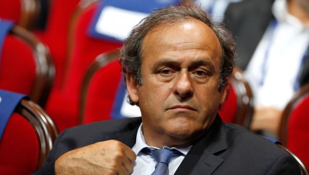 UEFA rahbari Mishel Platini futbolga oq rangli kartochkalarni joriy qilishni taklif qilmoqda