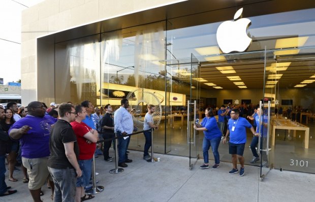 «Apple» korporasiyasi monopoliyaga qarshi qonunni buzganlikda ayblanmoqda