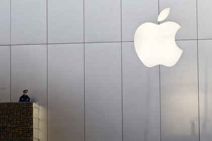 «Apple»нинг собиқ менежери компания сирларини сотгани учун 1 йил муддатга қамалди