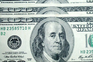 Dollarning rasmiy kursi 2700 so‘mdan oshdi