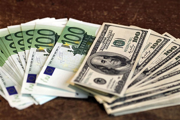Evroning dollarga nisbatan kursi 2003 yil aprelidan buyon birinchi marta 1,06 dollarga tushib ketdi