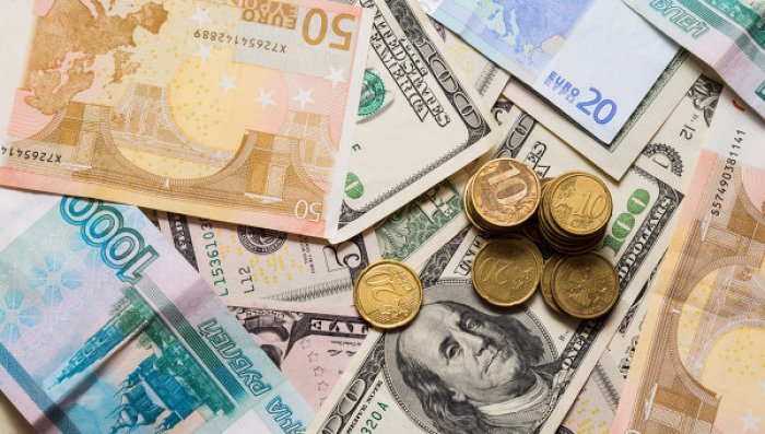 Rossiyada evro kursi 57 rubldan pasaydi, dollar kursi 50 rubl atrofida saqlanib turibdi
