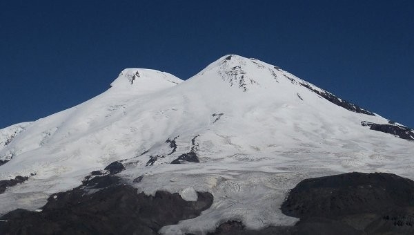 Britaniyalik alpinist Elbrus tog‘idan tushayotganida qulab ketdi