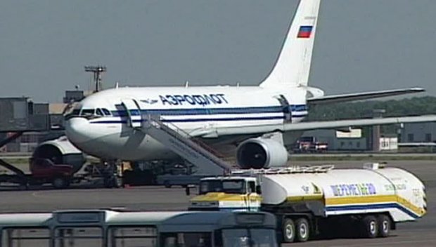 Moskva aeroportlarida 30dan ortiq reys bekor qilindi
