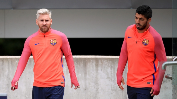 «Барселона» мухлислари Месси ва Суарес УЕФАнинг энг яхши футболчиси учун номзод бўлмаганидан ғазабланишди