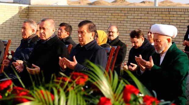 Туркия президенти И.Каримов қабрини зиёрат қилди