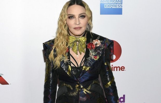 Мадонна Billboard журналидан «Йил аёли» мукофотини қўлга киритди