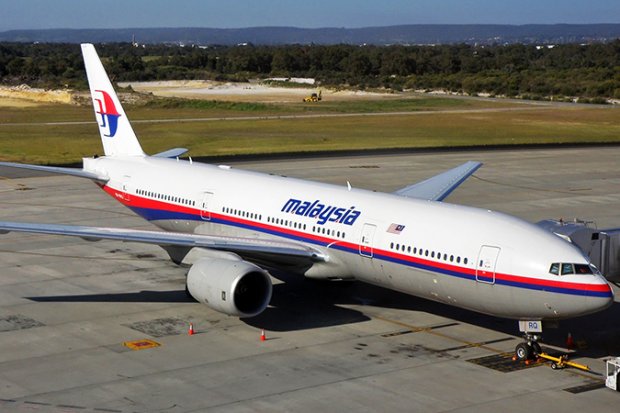 Malaysia Airlines самолёти Лондон аэропортида шошилинч қўнишни амалга оширди