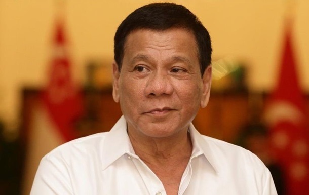 Филиппин президенти одамларни вертолётдан ташламаганини айтди