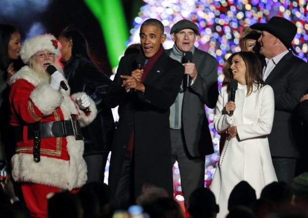 Обама кетиши олдидан Вашингтонда "Jingle Bells" қўшиғини ижро этди