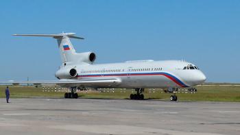 Tu-154 bortida «Pervыy kanal» va «Zvezda» kanali jurnalistlari hamda Aleksandrov ansambli musiqachilari bo‘lgan
