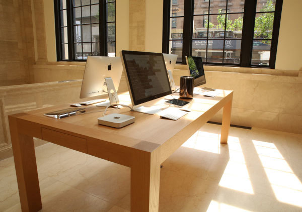 Apple қурилмаларни симсиз қувватлайдиган столни патентлади (фото)