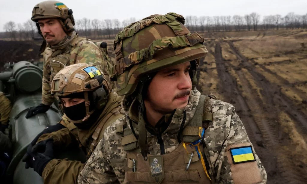 Ukrainada OIV va saraton kasalligiga chalingan bemorlar armiyaga chaqiriladi расм