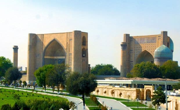 Samarqand milisiyasi mehmonxonaning 12-qavatidan o‘zini tashlamoqchi bo‘lgan qiz hayotini saqlab qoldi