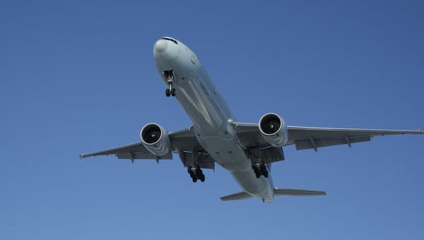 “Qatar Airways” aviakompaniyasi samolyoti to‘polonchi yo‘lovchi tufayli Manchesterga qo‘nishga majbur bo‘ldi