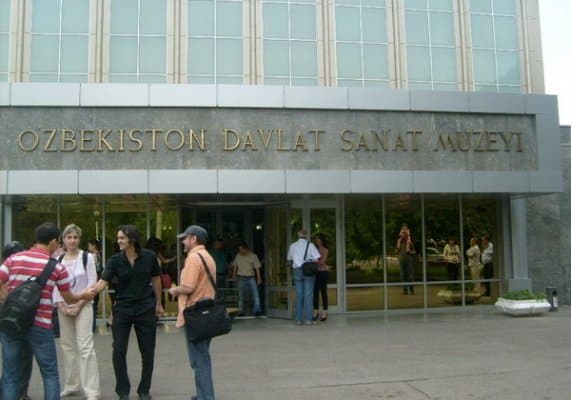 O‘zbekiston davlat san’at muzeyidan o‘g‘irlab ketilgan suratlar Rossiyadan ortga qaytarildi