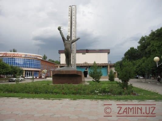 ОАВ ҳожатхонага айлантирилган “Гагарин” кинотеатрини бирор-бир “фойдали” муассасага айлантиришни талаб қилди