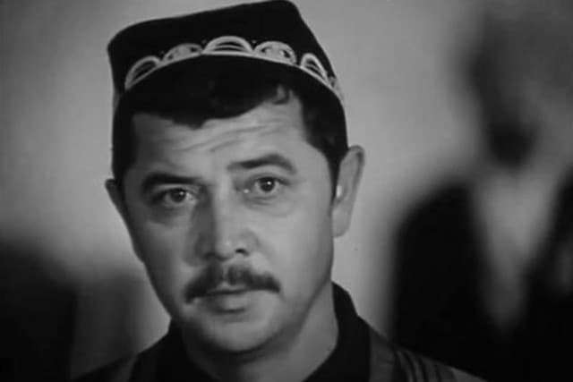 Таниқли киноактёр Ўлмас Алихўжаев оламдан ўтди