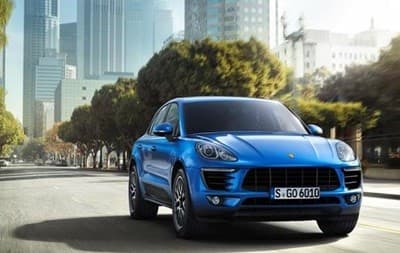 Porsche 60 мингга яқин автомобилни чақириб олади
