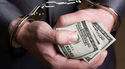 ЎзДЖТУ лицейи директори ўринбосари 1500 доллар пора олаётганда қўлга тушди