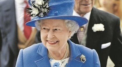 Qirolicha Elizaveta II uzoq umr ko‘rishiga sabab bo‘lgan 10 ta sirni ochdi