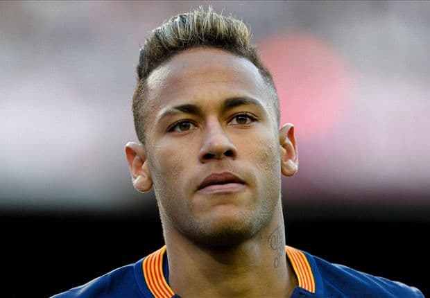 «Barselona» rahbariyati Neymar bilan yangi shartnoma imzolanishiga uning otasi halal berayotganini tahmin qilmoqda