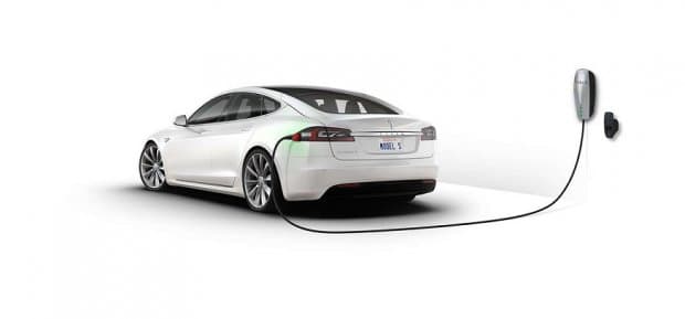 Tesla Model S AQShda Mercedes S-Class va BMW 7 rusumlaridan ham yaxshiroq sotilmoqda