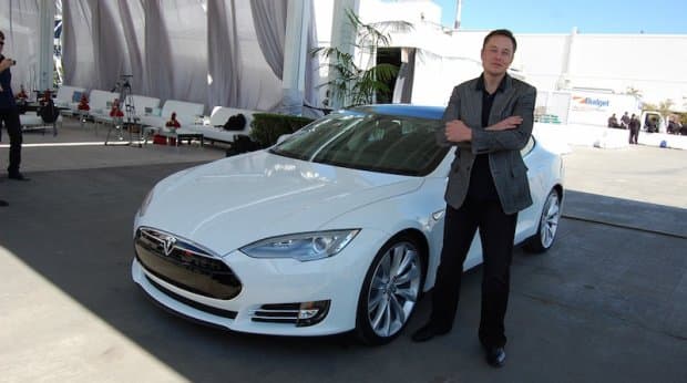 Elon Mask: “Tesla”ning har bir avtomobili mustaqil harakatlanuvchi bo‘ladi