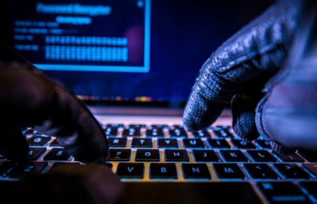 Қизалоқ АҚШ компьютер тизимига киберҳужум уюштирди