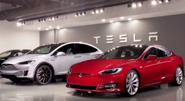 Samsung Tesla elektromobillari uchun mikrochiplar etkazib beradi