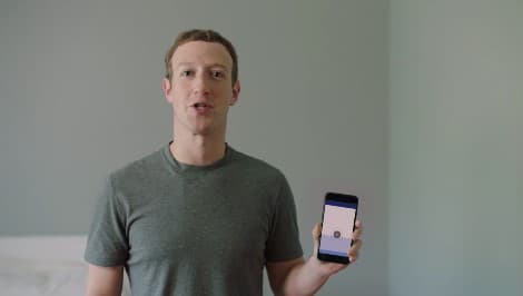 Facebook асосчиси Цукерберг уйда ёрдам берувчи ихтиросини намойиш қилди