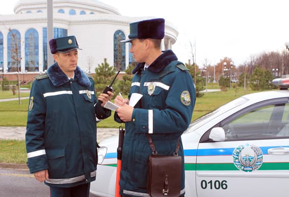 Йўл патруль хизмати инспекторлари кўп ҳолларда уйлар ёки дарахт паналарида яшириниб ишлашади. Шу тўғрими?