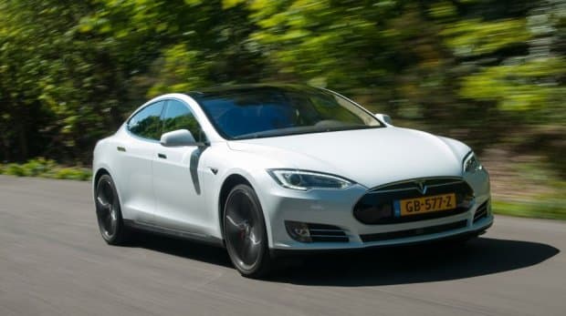 Tesla avtopiloti to‘qnashuvni oldindan ayta oldi
