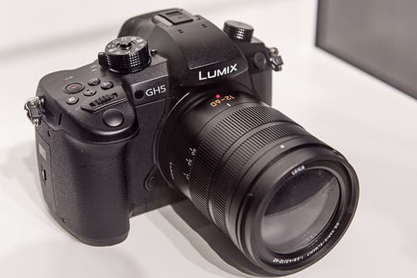 Panasonic юқори кадр частотасига эга янги камерани тайёрламоқда