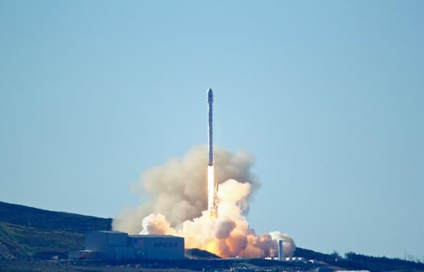 Falcon 9 raketasi Kaliforniyadagi harbiy-havo kuchlari bazasidan uchirildi