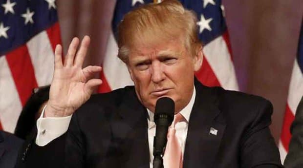 Qur’onni tinglayotgan Donald Tramp (Video)
