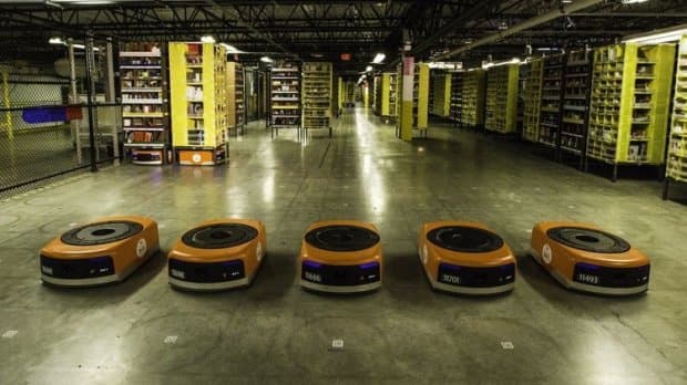 Amazon ходимлар сонини қисқартирмай 15 минг роботни ишга туширди