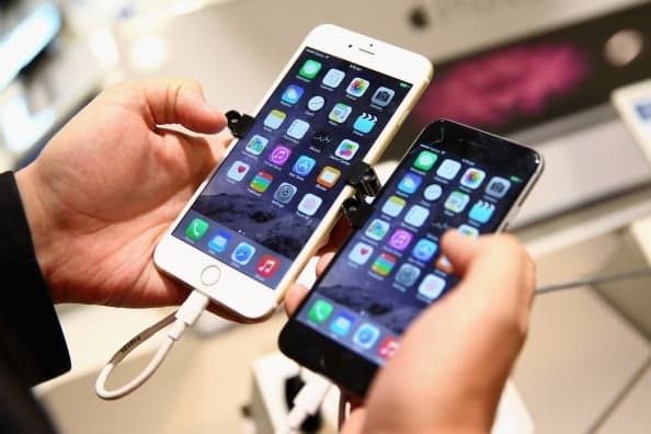 «Малика» савдо марказида iPhone нархлари (2017 йил 5 февраль)