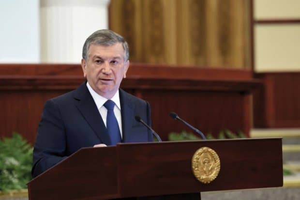Шавкат Мирзиёев: “Муаммоларни кабинетда ўтириб эмас, балки халқ орасида юриб аниқлаш керак”