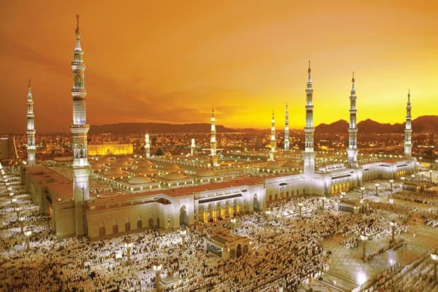 Beeline Saudiya Arabiston roumingidagi barcha SMS va qo‘ng‘iroqlar uchun Umra vaqtida chegirma bermoqda