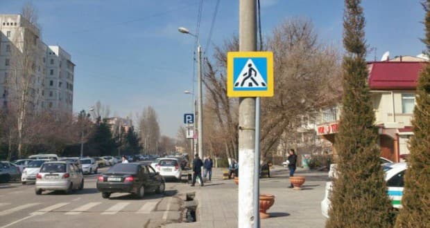 Пойтахт бўйлаб қоронғуда нур қайтарувчи йўл белгилари ўрнатилмоқда