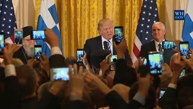 Трамп грекларни яхши кўришини айтди