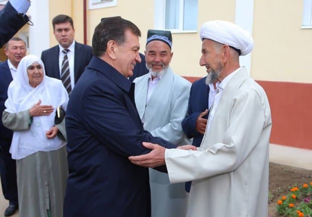 Prezidentimiz Jizzaxda xalq bilan muloqot qildi (Foto)
